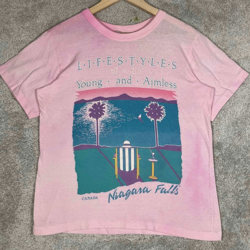 Vintage Niagara Falls Lifestyles of the Young and Aimless Pink Graphic T-Shirt M